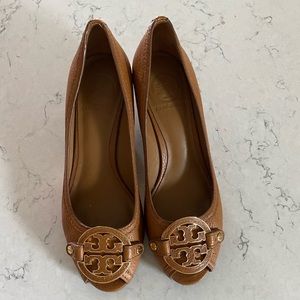 ❌SOLD❌Tory Burch size 7 Amanda tan leather wedges heels